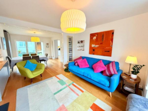 Redland's Minimalist & Artistic House